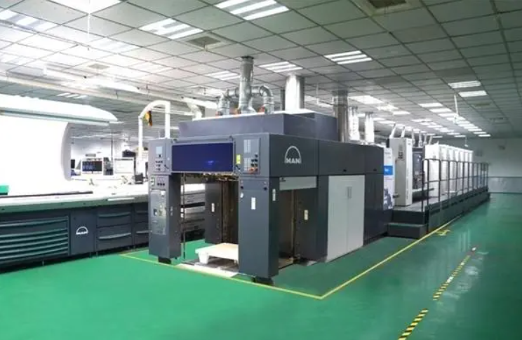 UV printing machine applied to wholesale packaging of customized jewelry paper gift boxes