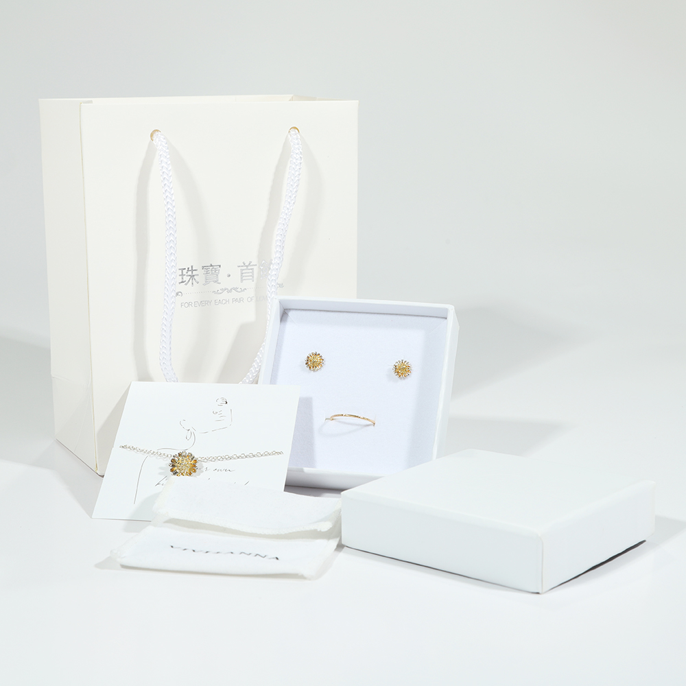 Customized Luxury Cardboard Jewelry Box Packaging Supplier